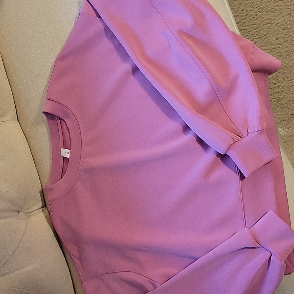 Lululemon softstreme cropped sweatshirt size 4